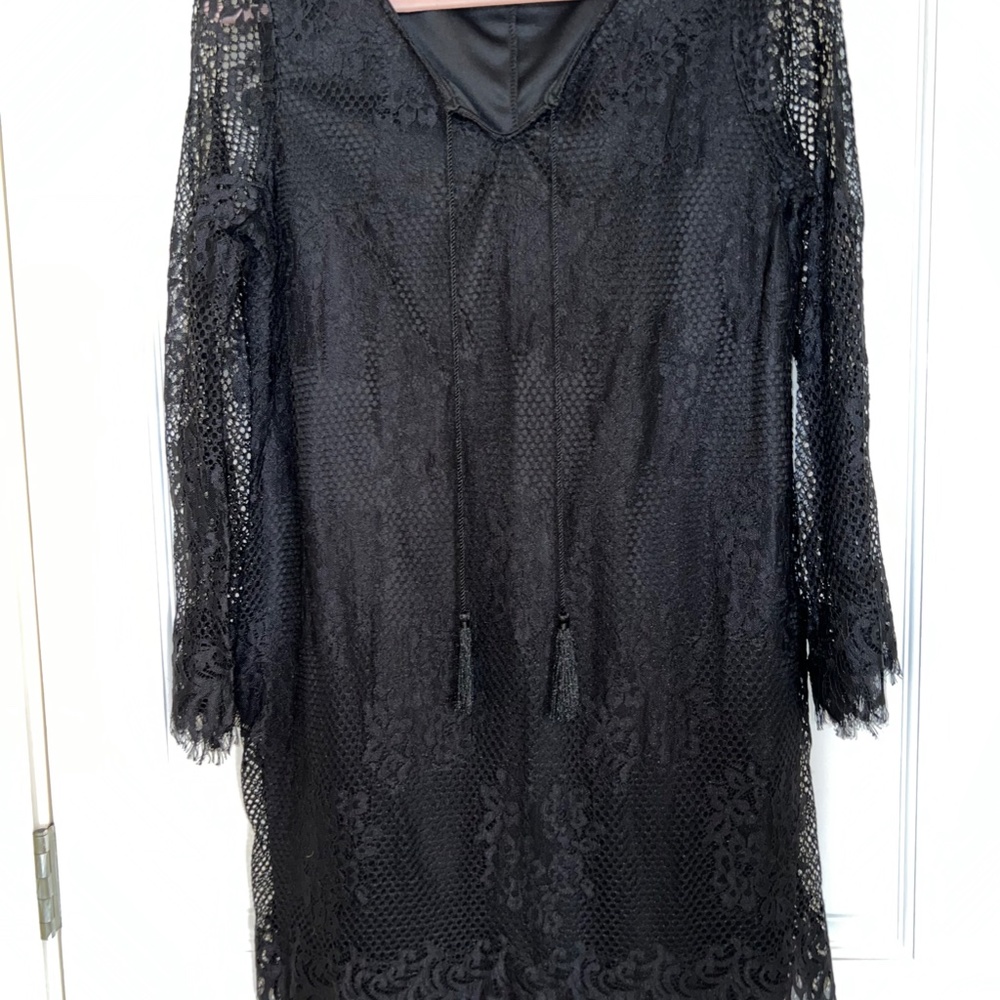 Beautiful Lace Top - Picture 2 of 8